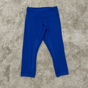 Lululemon size 6 - bright blue crop leggings